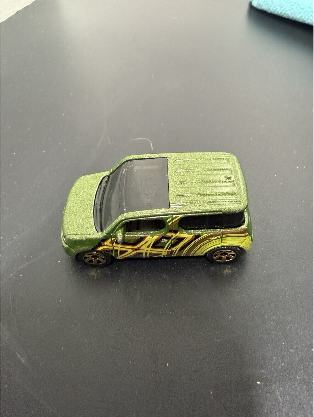 Matchbox 2010 Nissan Cube Green, Thailand 2011